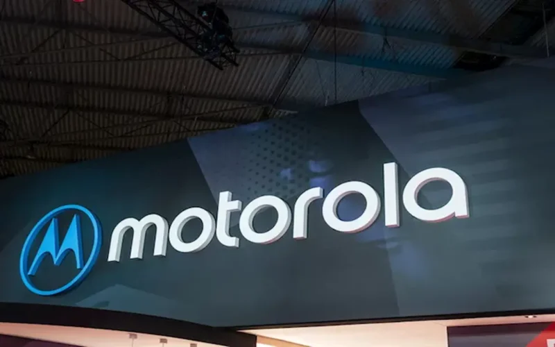 معايير عالمية.. موتورولا تطلق هاتفها الجديد بميزة مقاومة الماء والغبار المتطورة